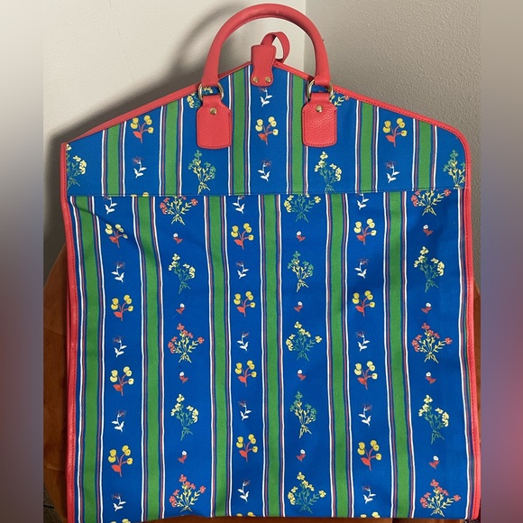 SOLD OUT EVERYWHERE! Garment Bag by Pencil & Paper Co. x Neely & Chloe - Picture 3 of 4